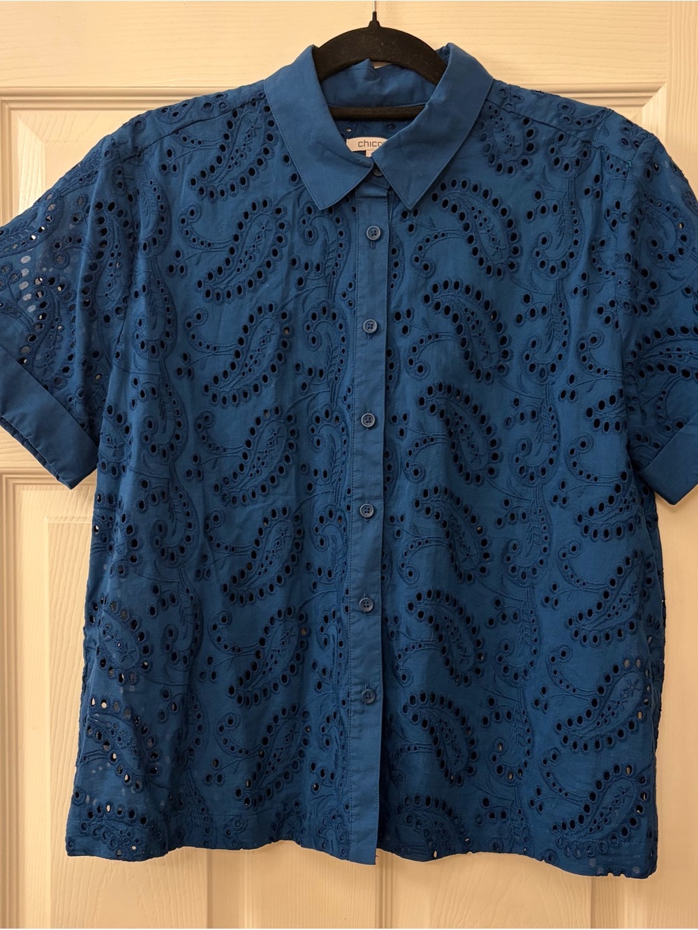 Chico’s Blue Paisley Eyelet Short Sleeve Button Down Blouse Size 1 Medium